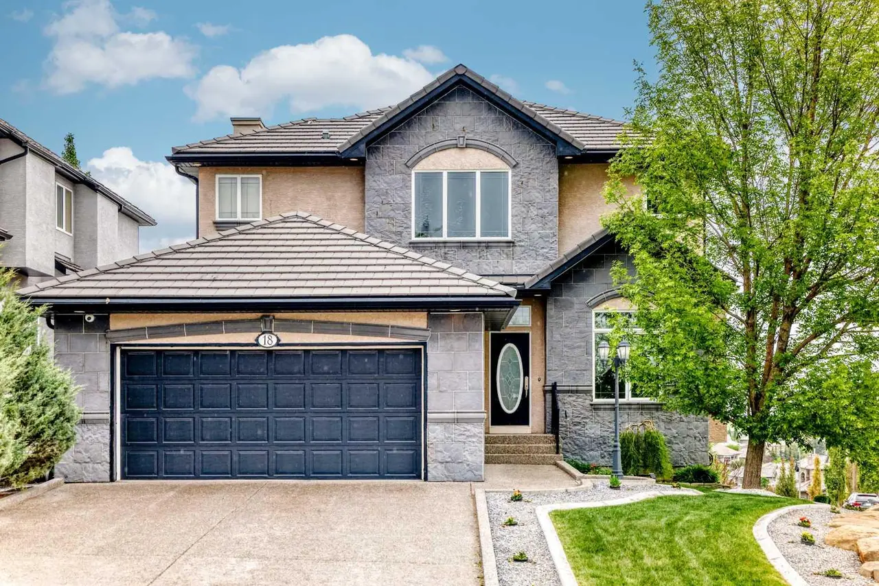 18 Royal Ridge Link NW