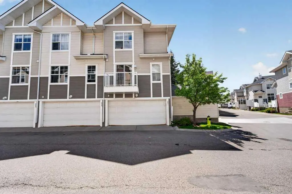 3031 New Brighton Gardens SE