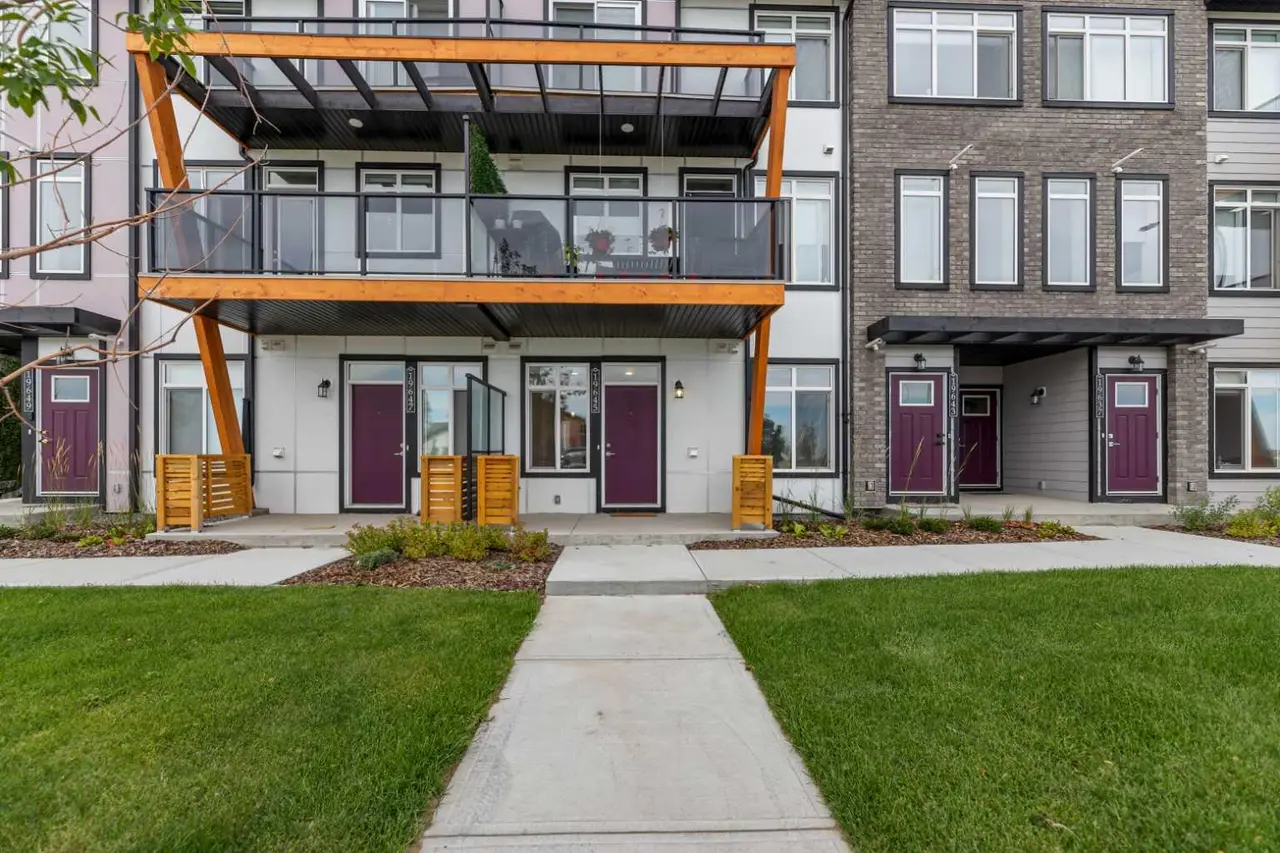 19645 48 Street SE