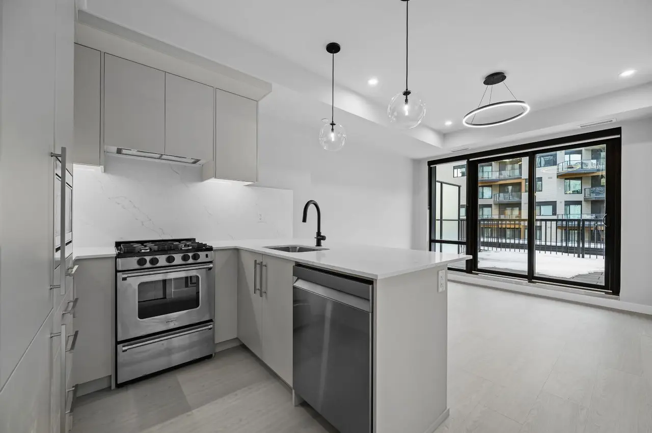 307, 8375 Broadcast Avenue SW
