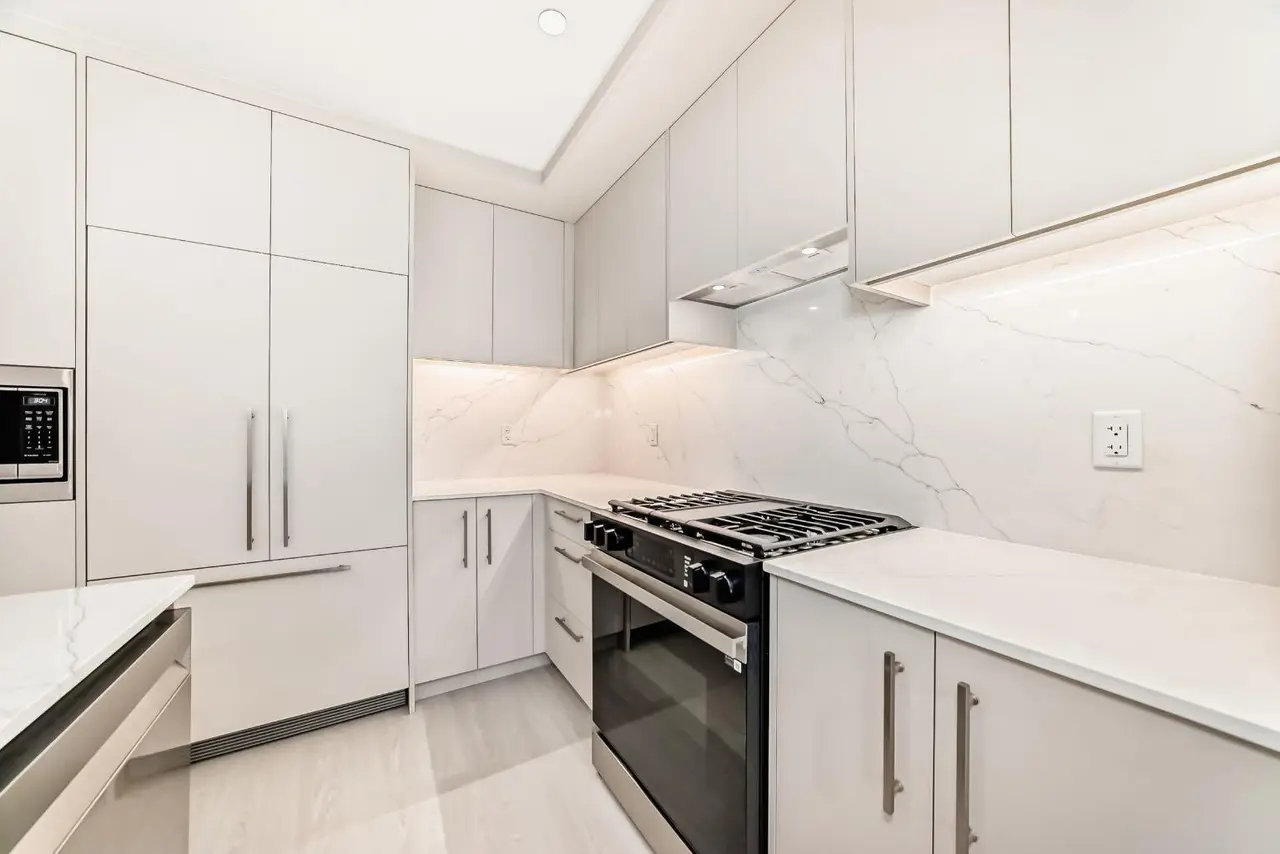 206, 8375 Broadcast Avenue SW