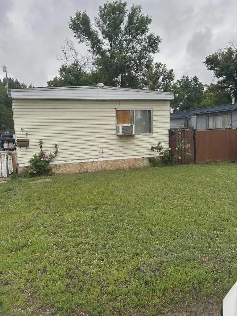 97, 4000 13 Avenue SE