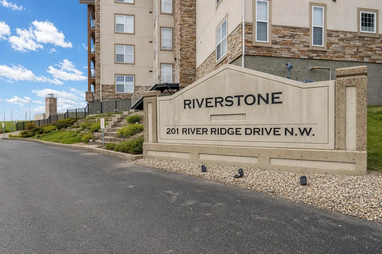 327, 201 River Ridge Drive NW