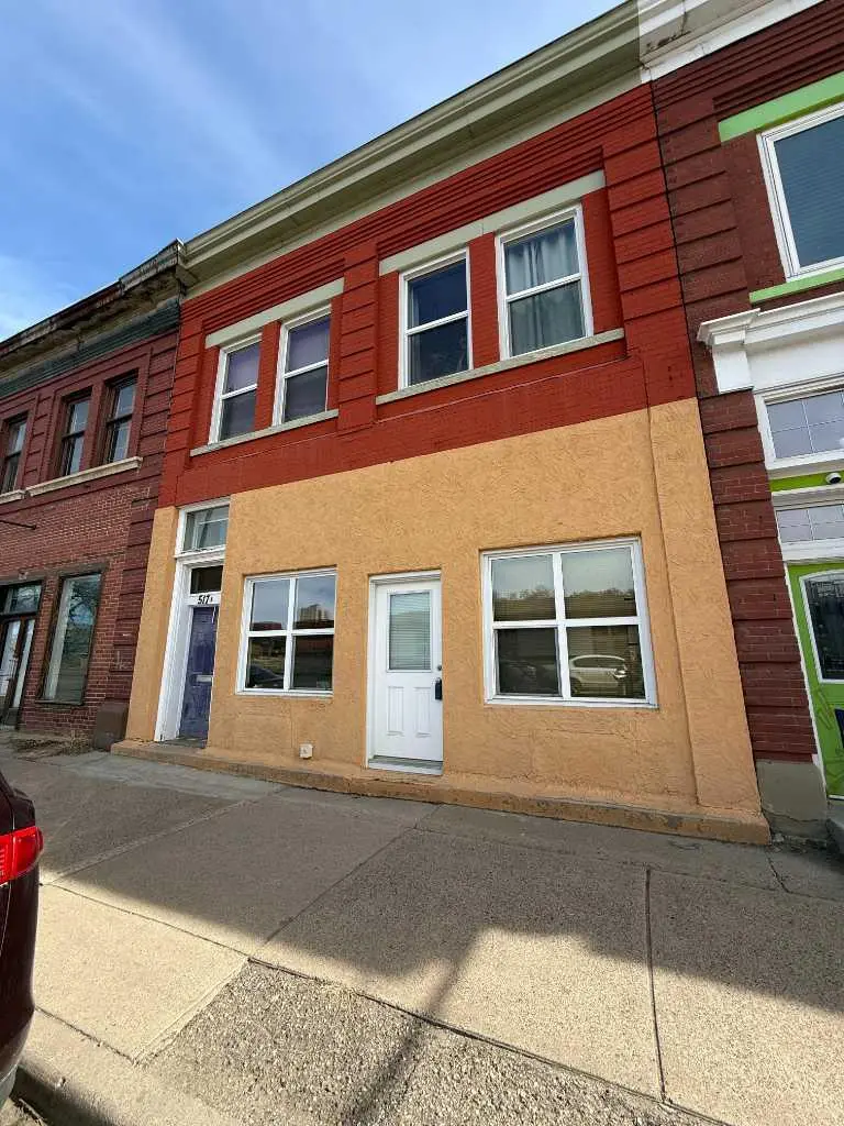 517A North Railway Street SE
