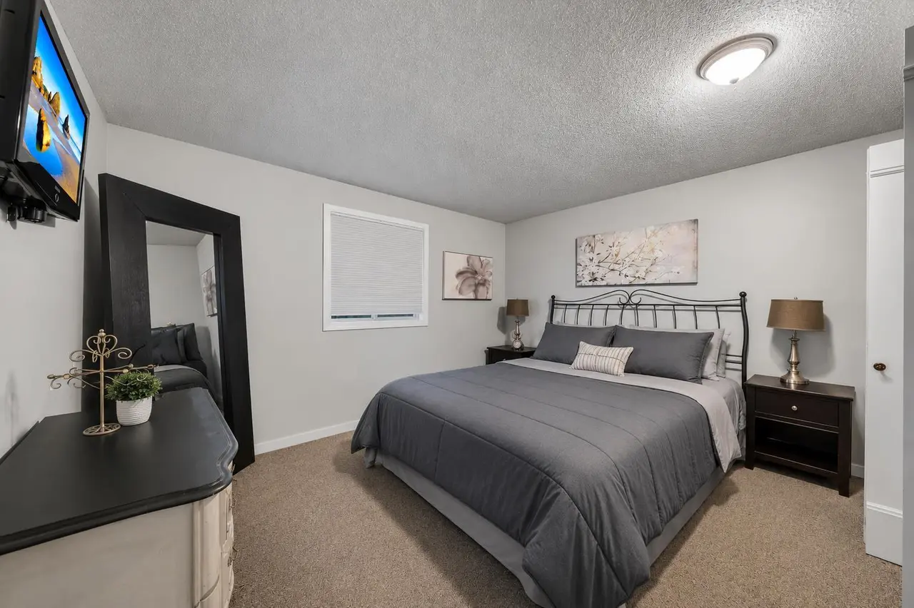 107 Mission Road SW