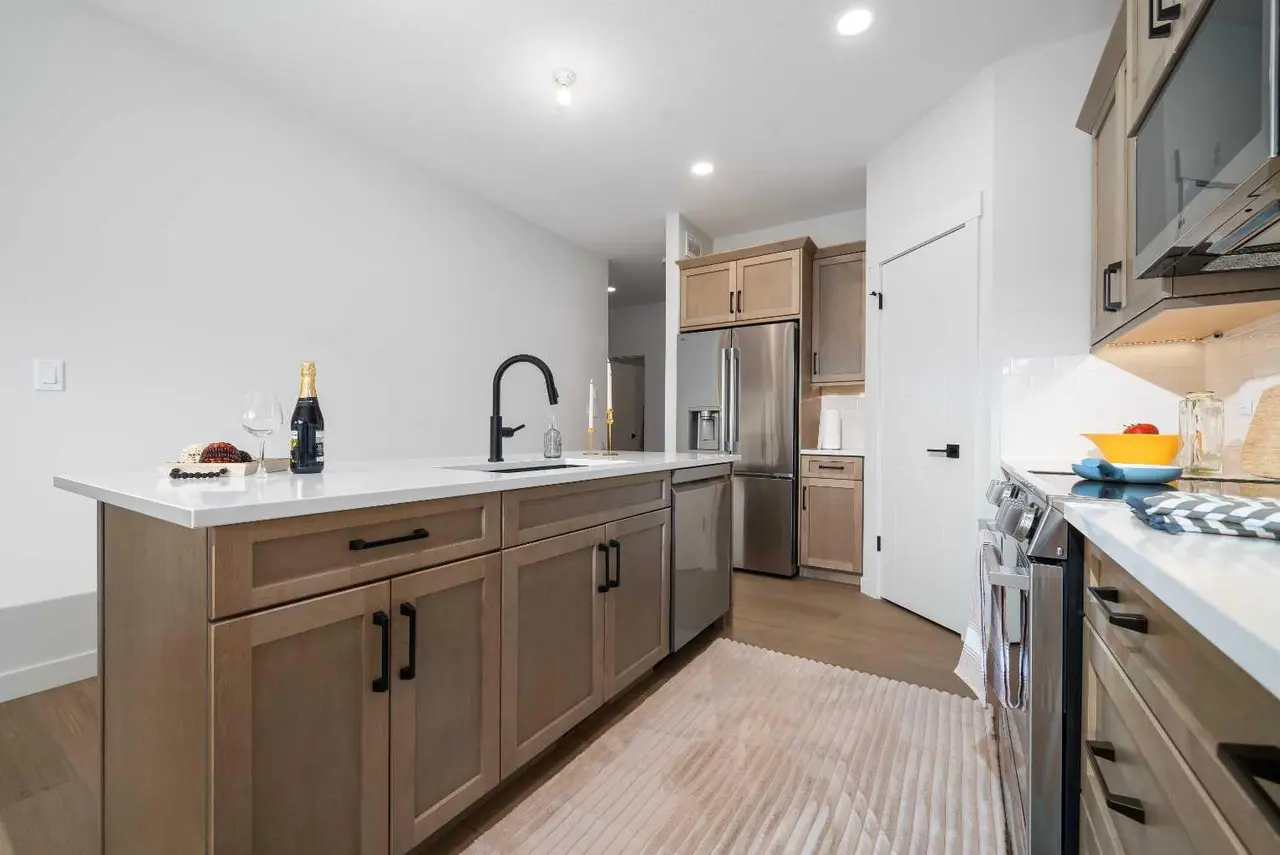 367 Sterling Crescent SE
