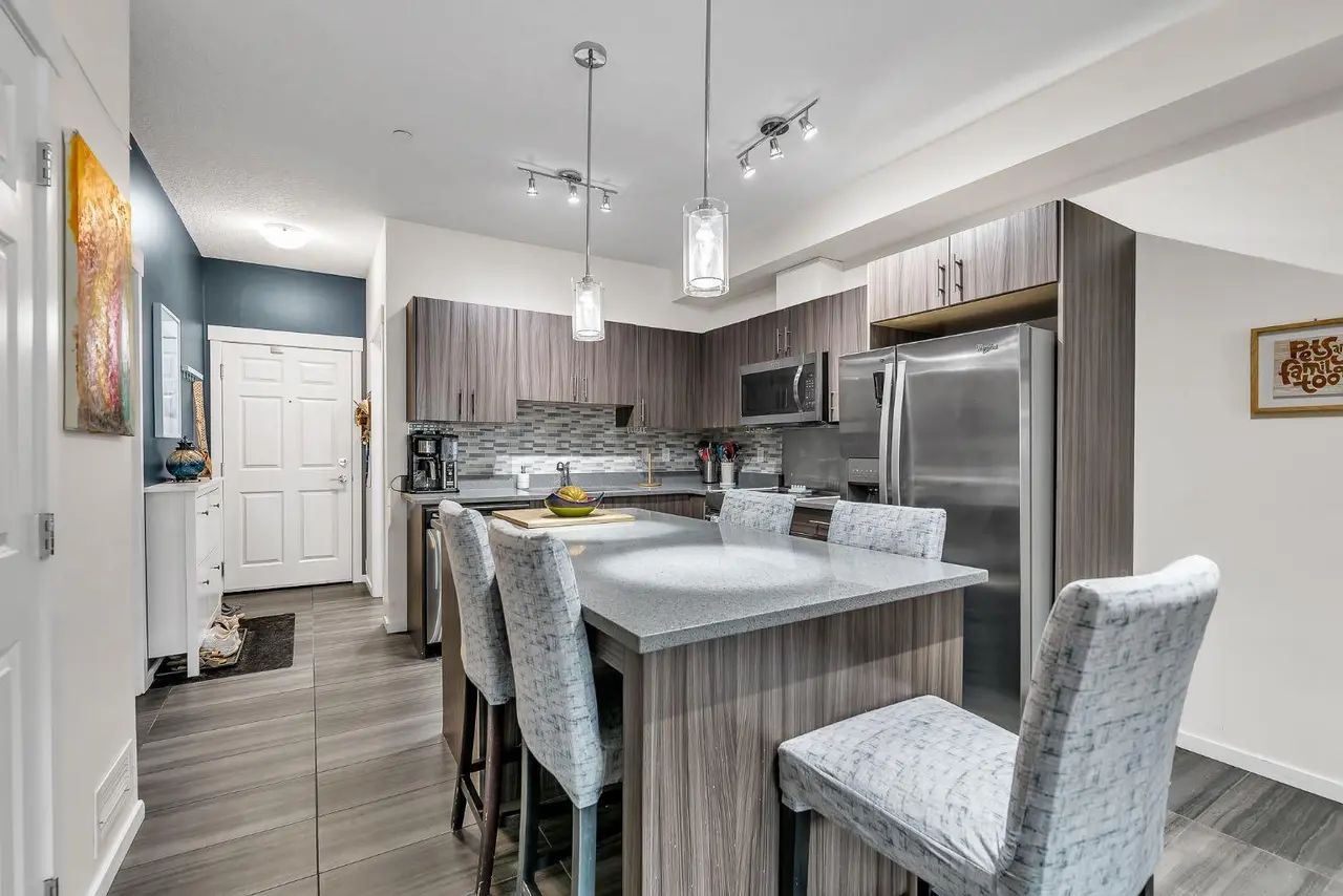 3305, 215 Legacy Boulevard SE