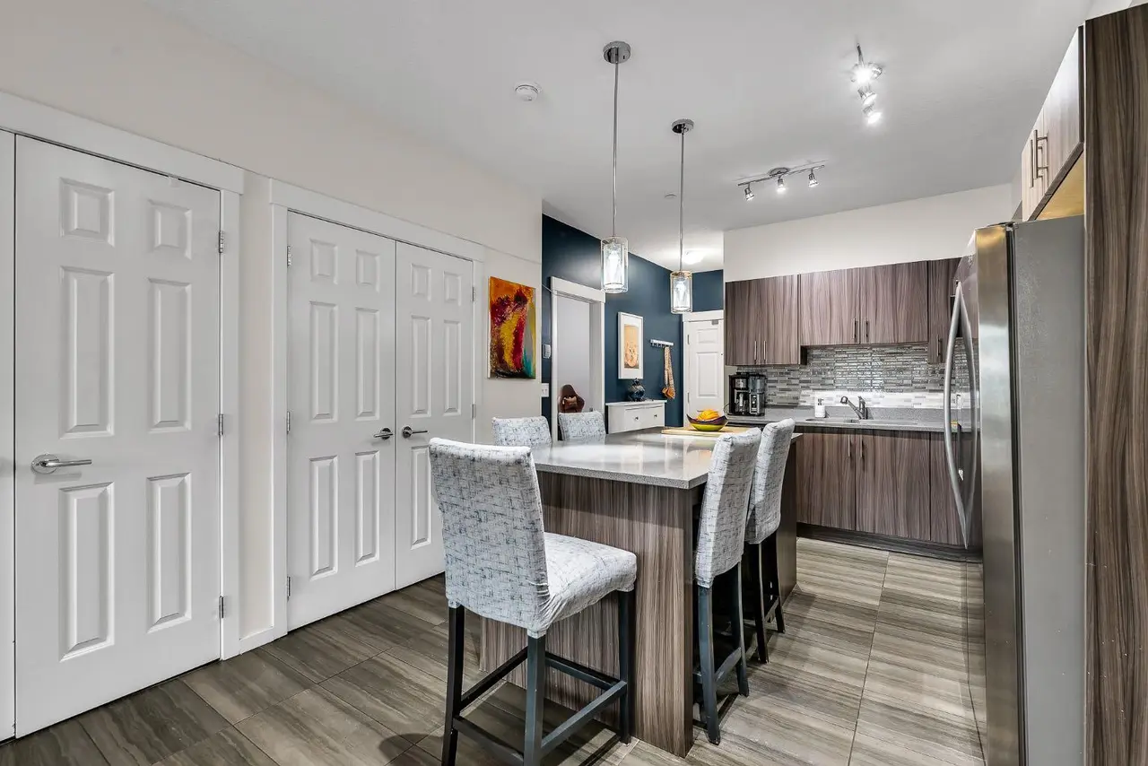 3305, 215 Legacy Boulevard SE