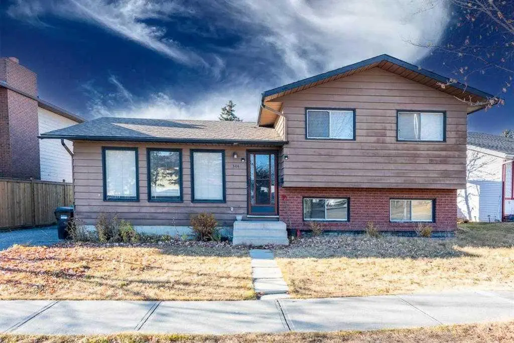 304 Whitefield Drive NE