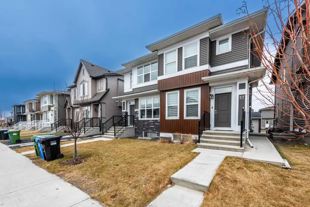 57 Corner Glen Row NE