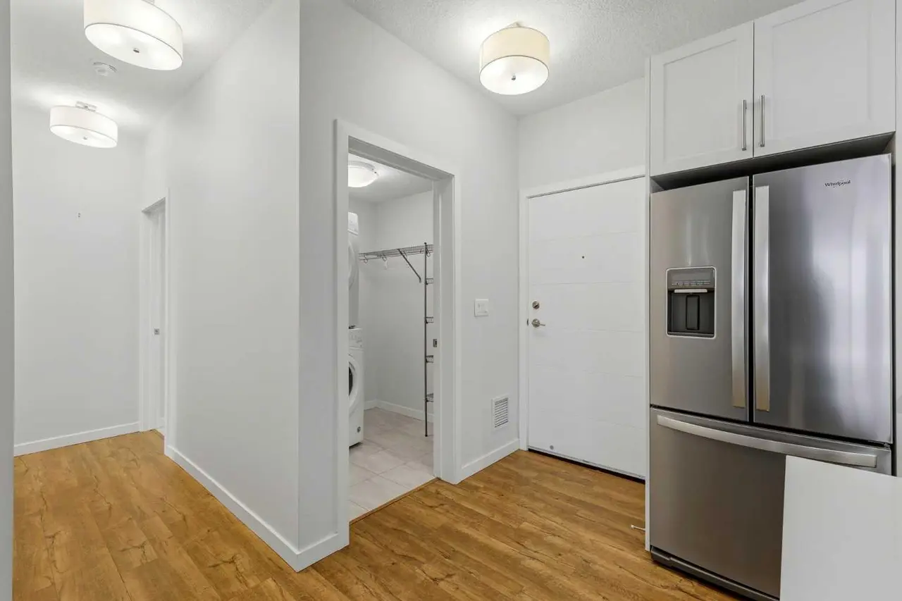 212, 122 Mahogany Centre SE
