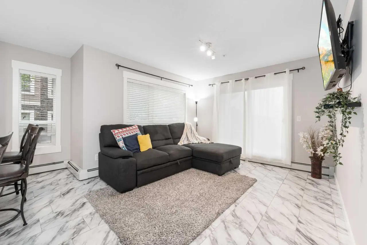 3107, 240 Skyview Ranch Road NE
