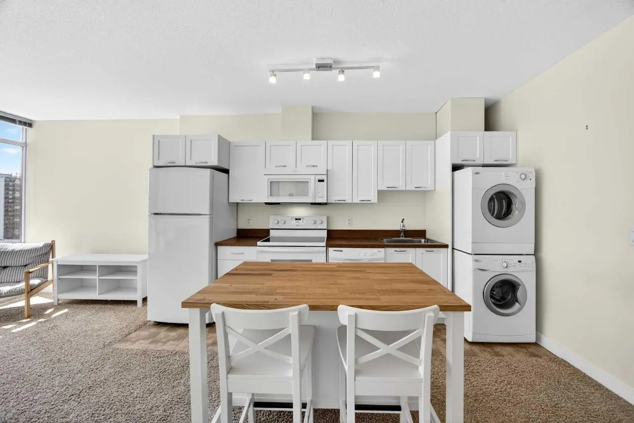 704, 3830 Brentwood Road NW