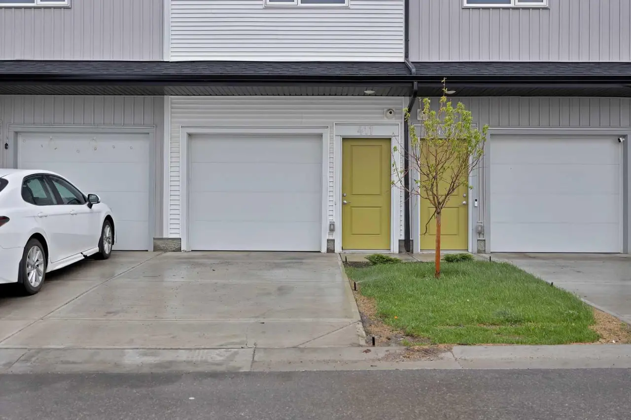 411, 301 Redstone Boulevard NE