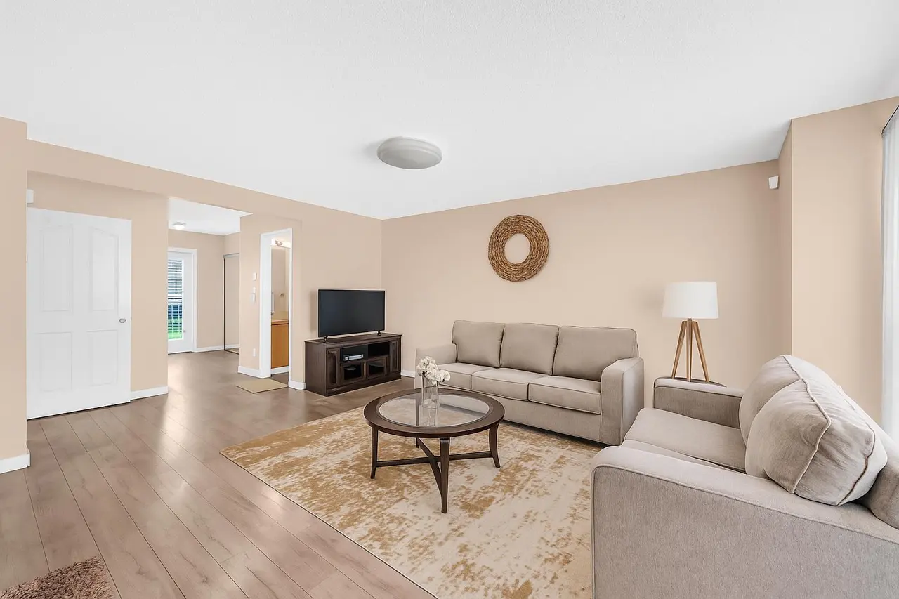 2204, 111 Tarawood Lane NE