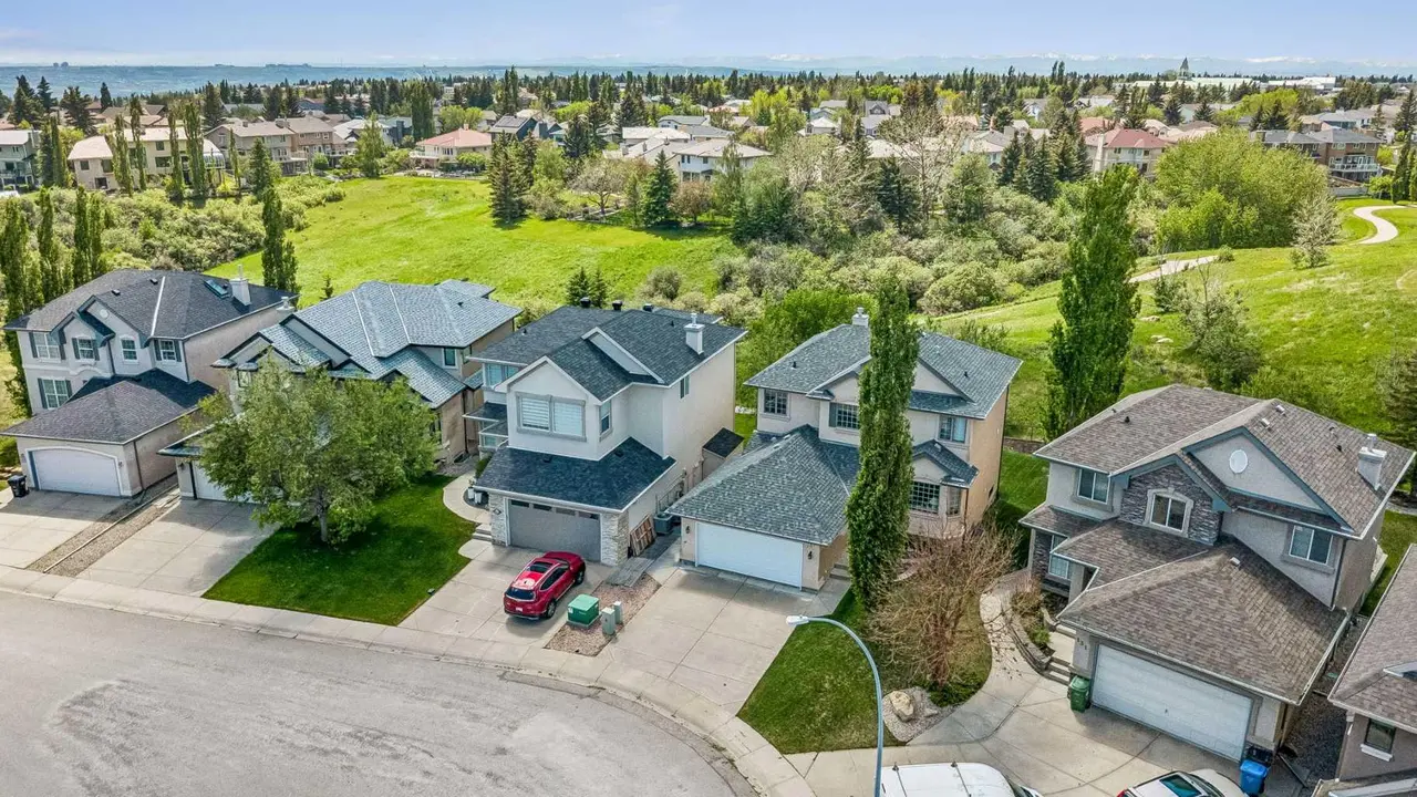 127 Edgeridge Close NW