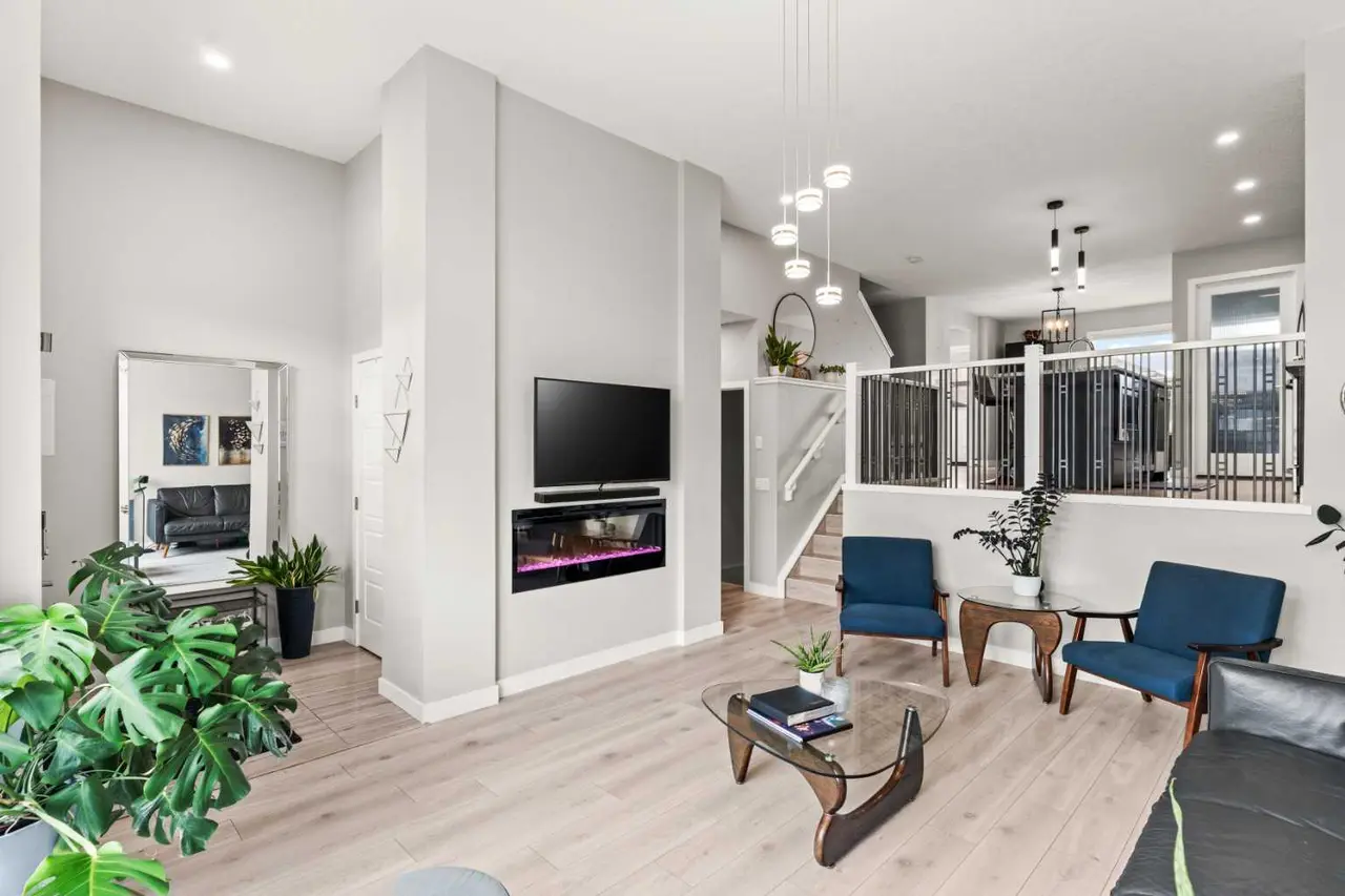 46 Corner Meadows Common NE