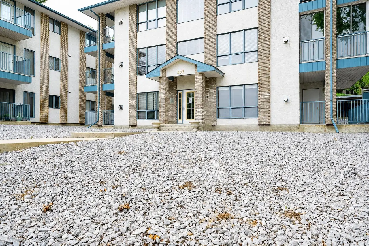 4, 407 Macleod Trail SE
