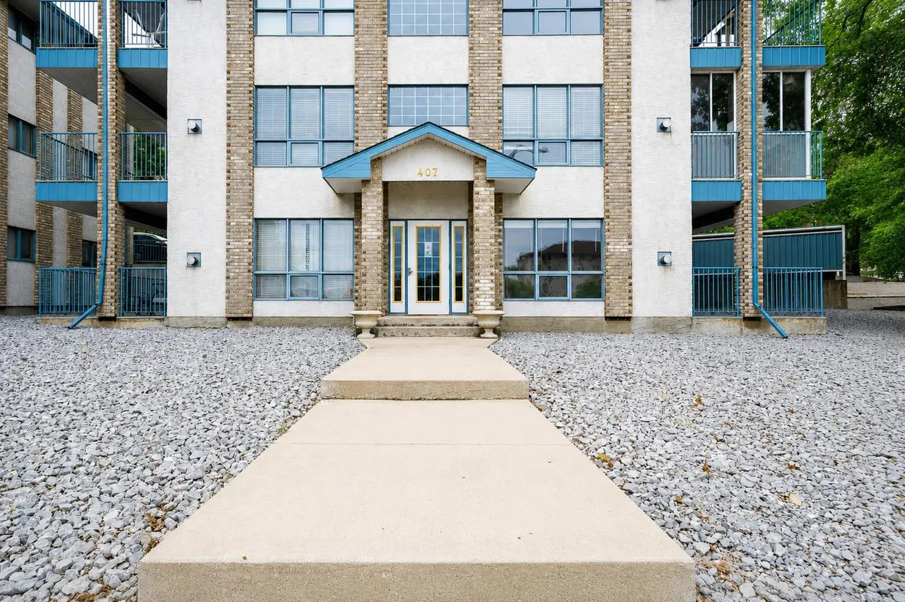 4, 407 Macleod Trail SE
