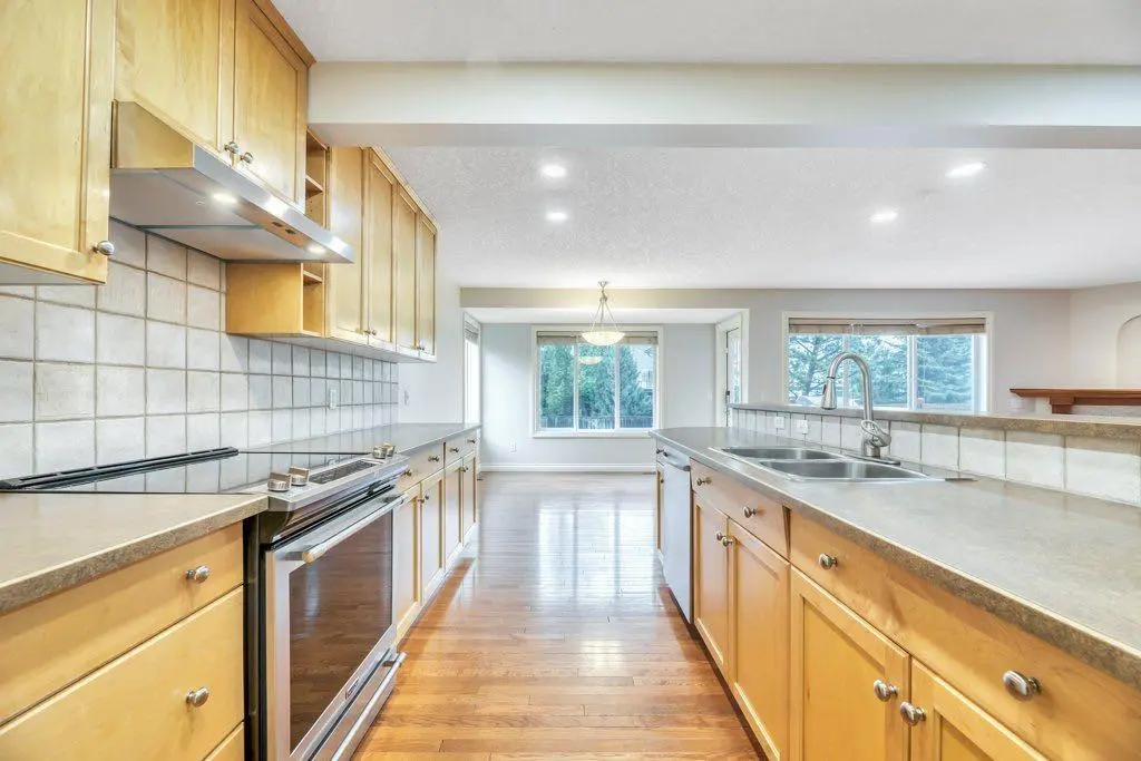 151 Cove Place 