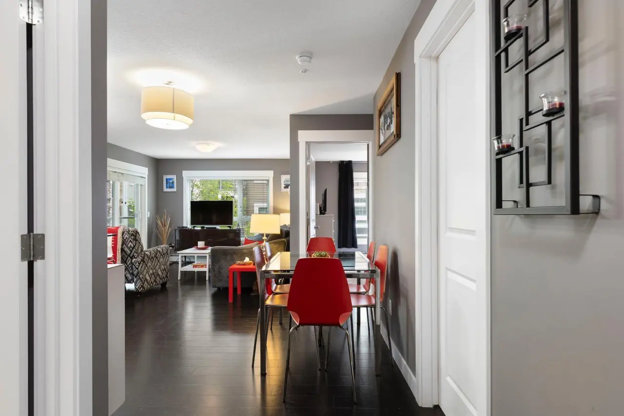3206, 240 Skyview Ranch Road NE