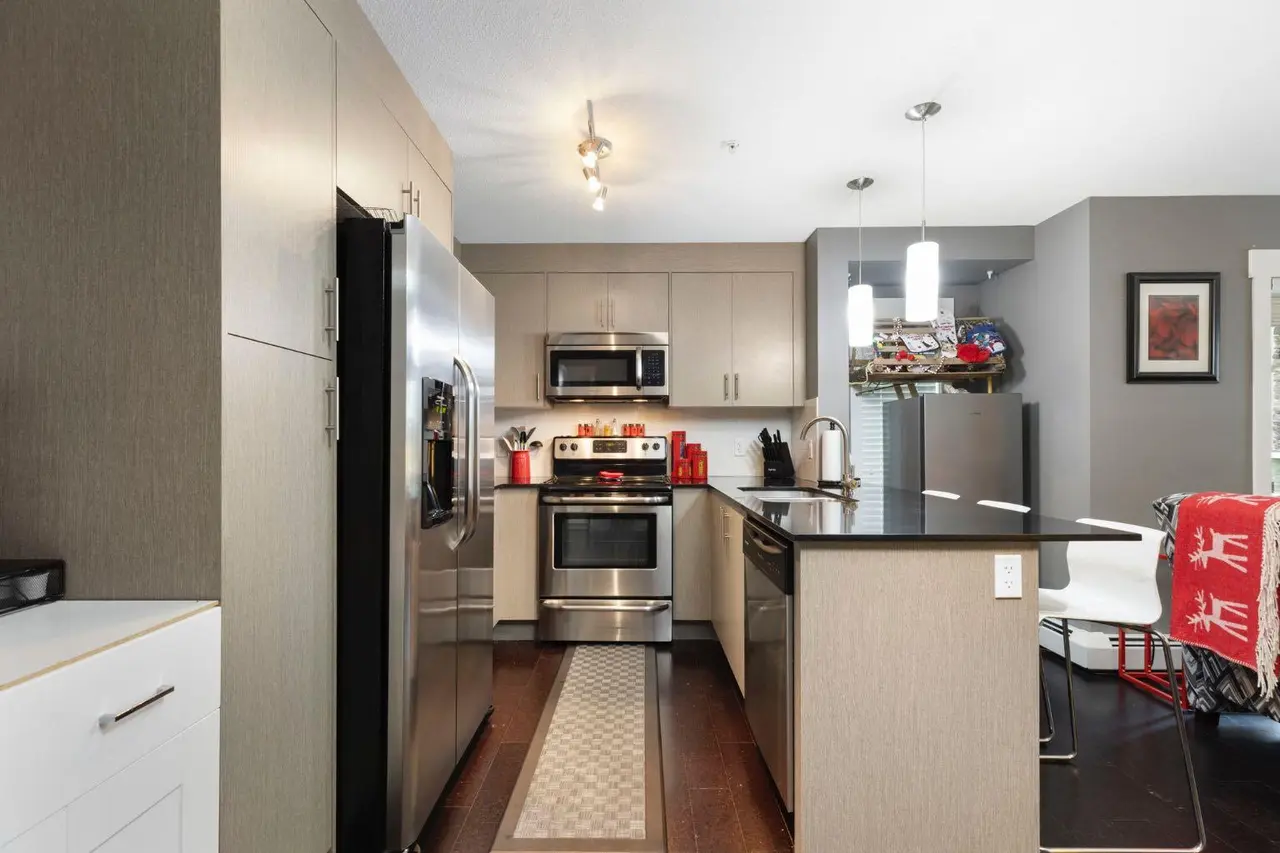 3206, 240 Skyview Ranch Road NE