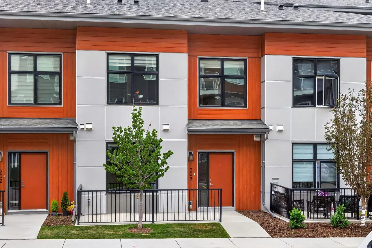 203, 400 BELMONT Street SW
