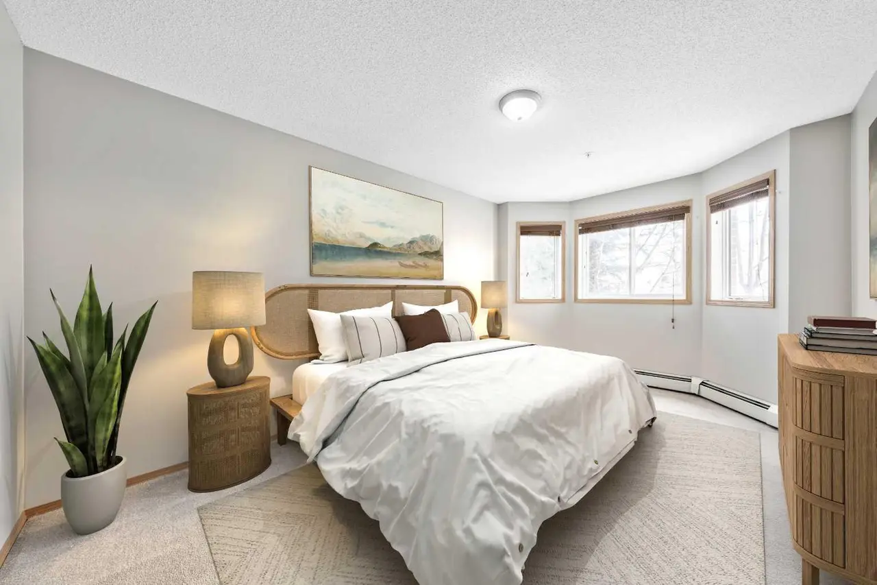103, 92 Saddletree Court NE