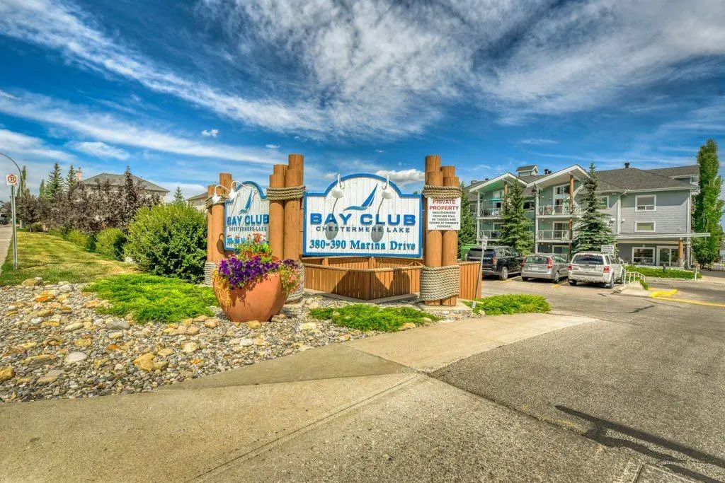 201, 390 MARINA Drive