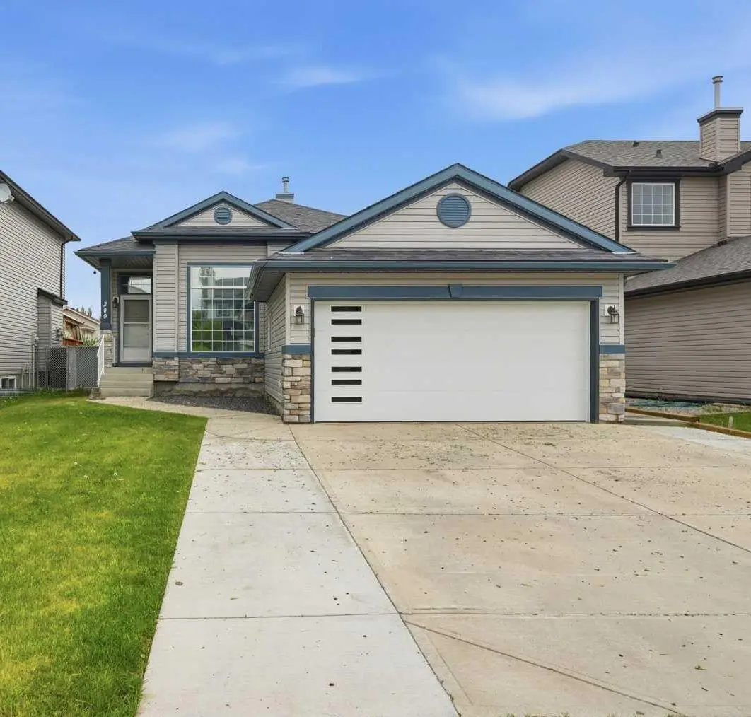 209 Oakmere Close 