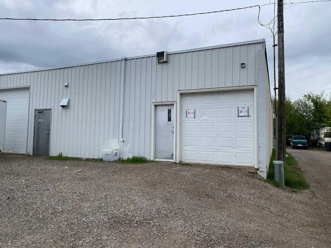 120H, 120 Mayor Magrath Drive N