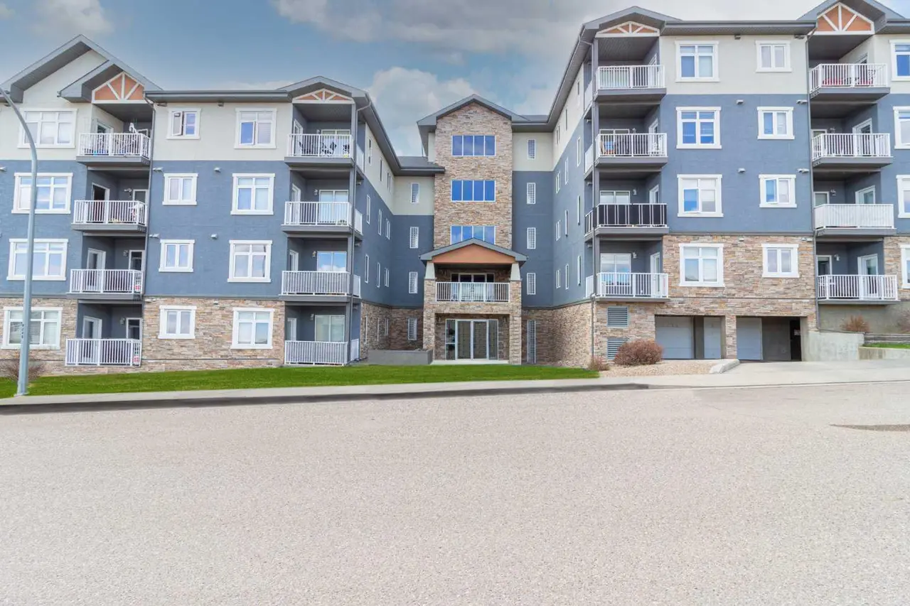 305, 19 Terrace View NE