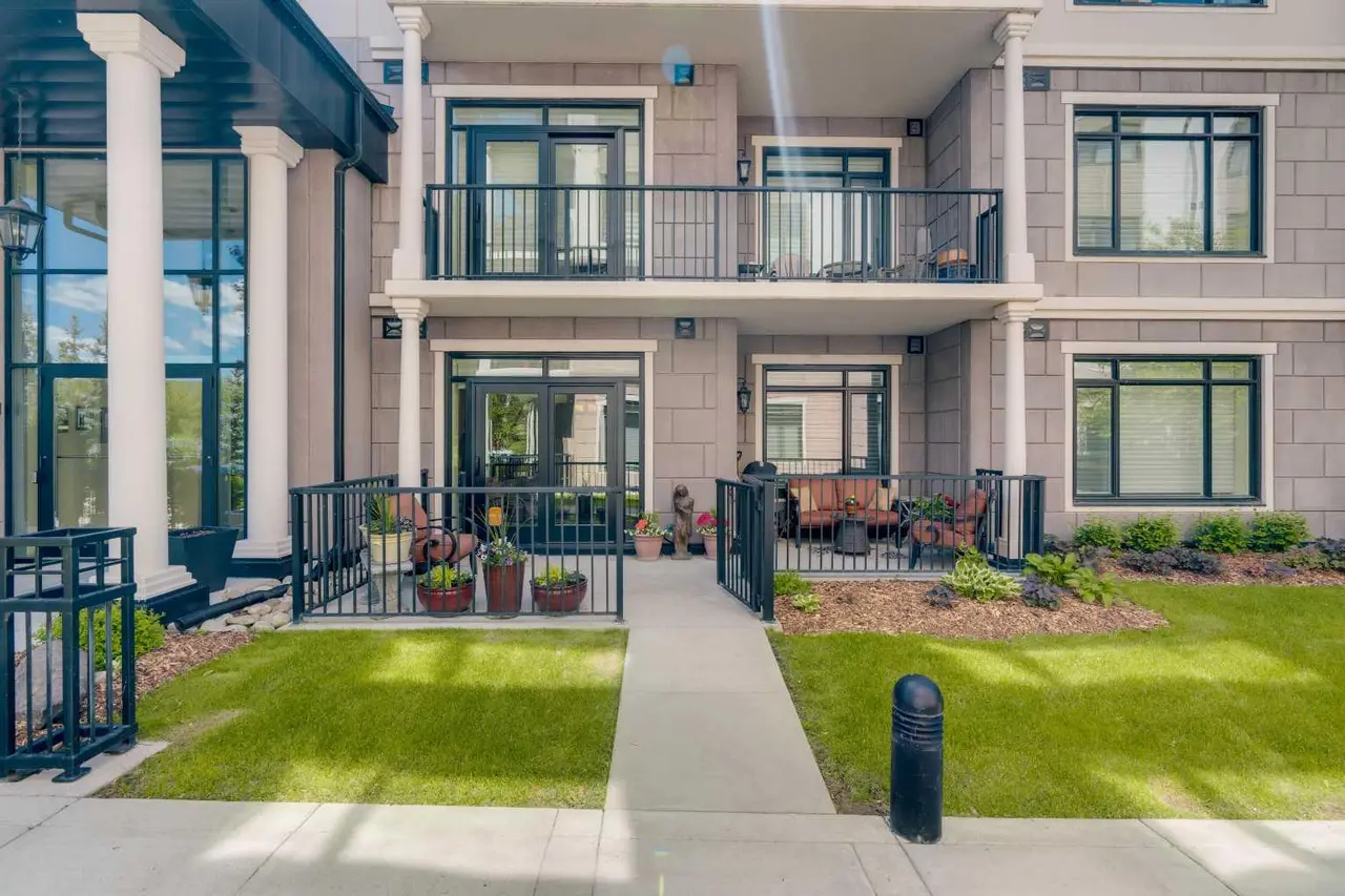 104, 221 Quarry Way SE