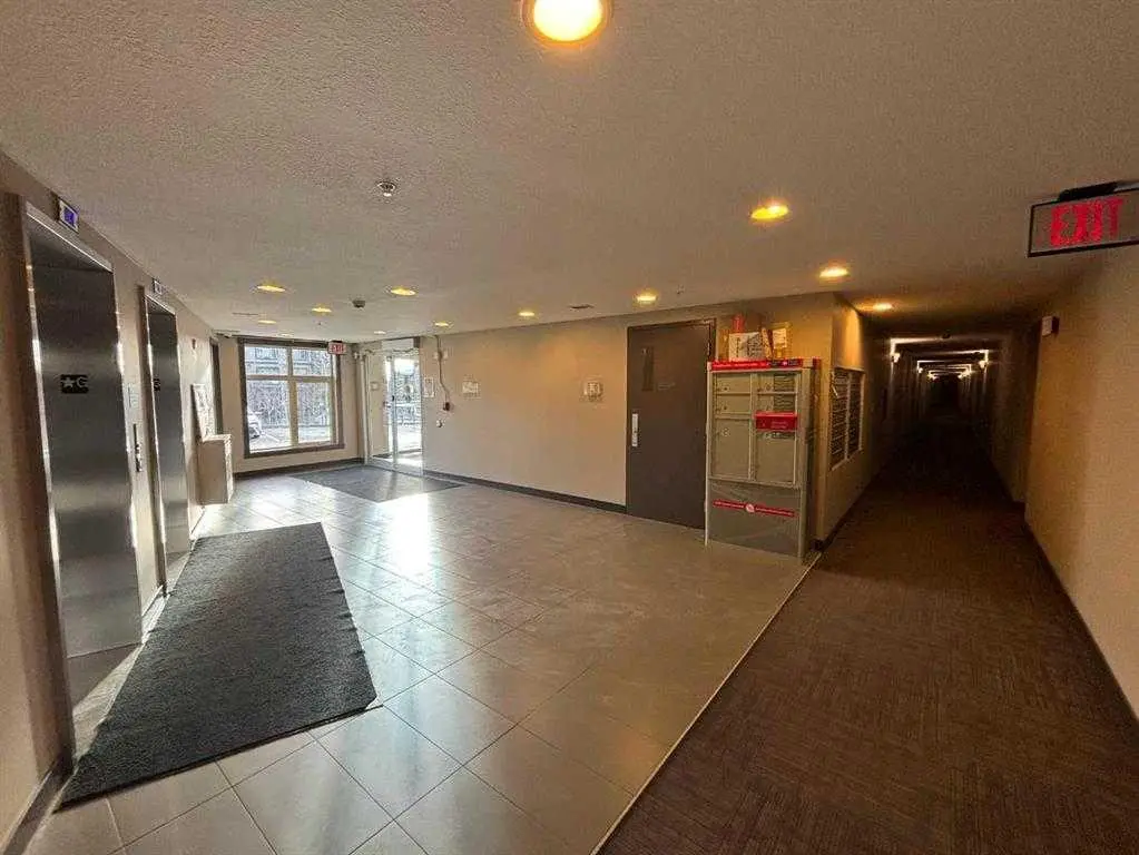214, 15 Aspenmont Heights SW