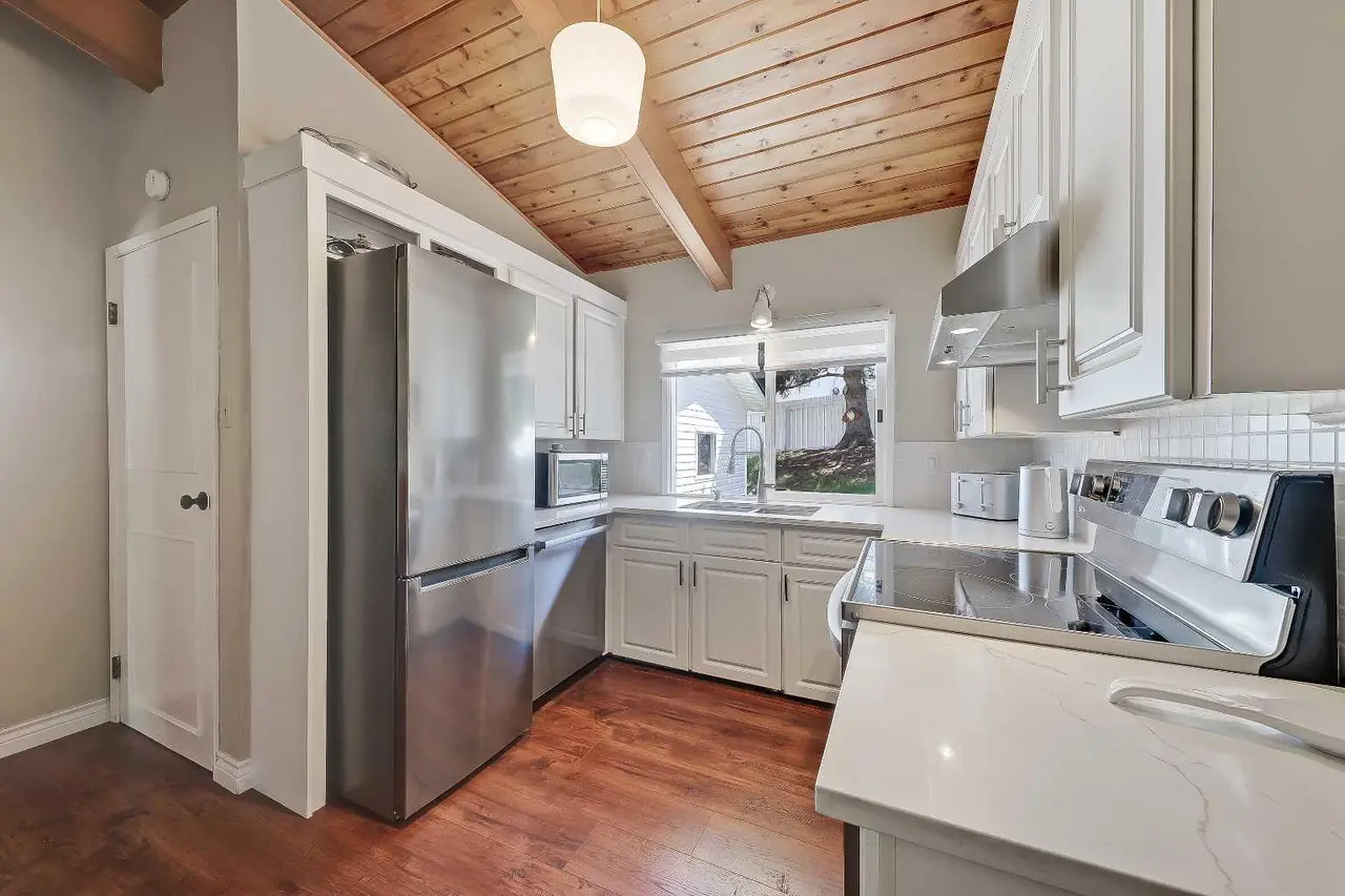 185 Springwood Drive SW