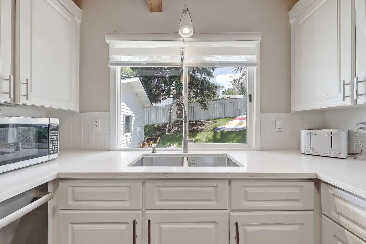 185 Springwood Drive SW