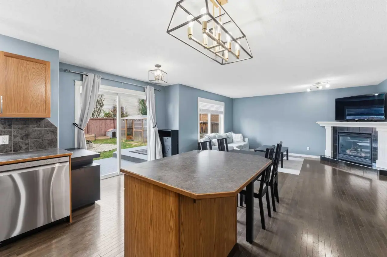 344 Sagewood Place SW