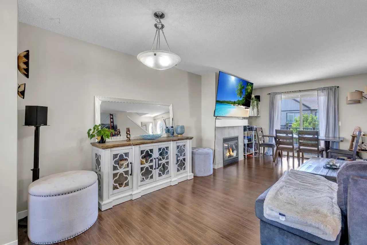 401 Copperpond Landing SE