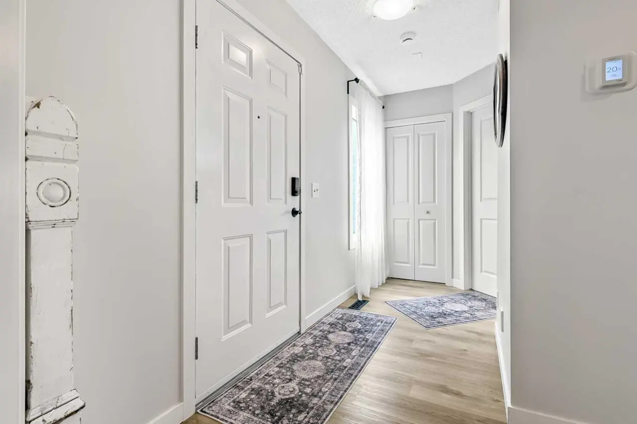 87 ELGIN Drive SE