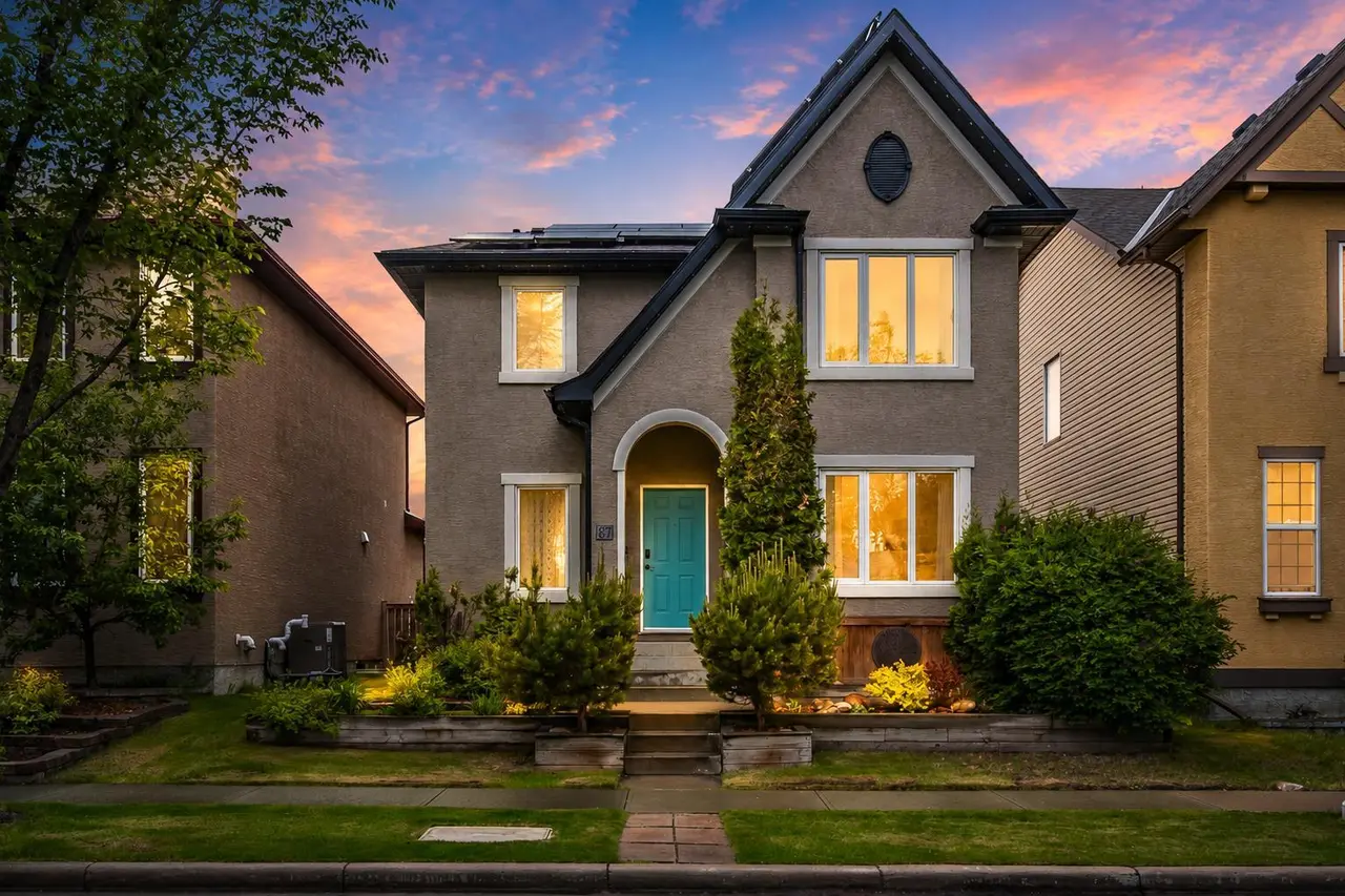87 ELGIN Drive SE