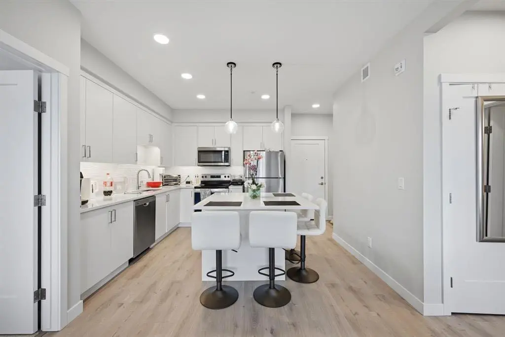 104, 660 Shawnee Square SW