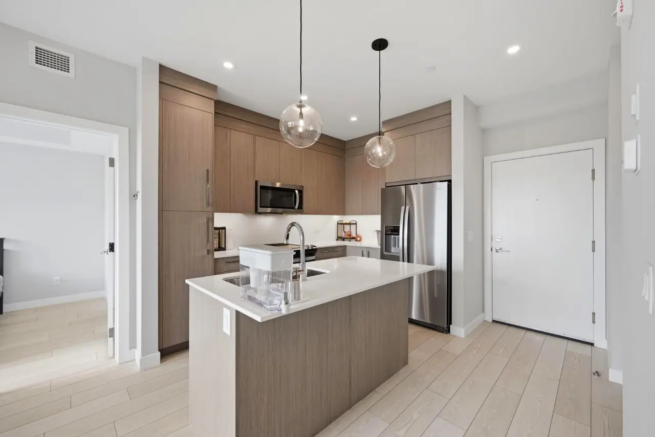 2304, 44 Skyview Parkway 