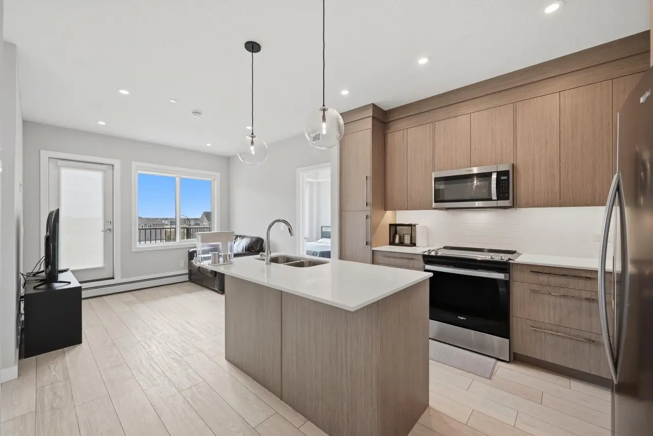 2304, 44 Skyview Parkway 