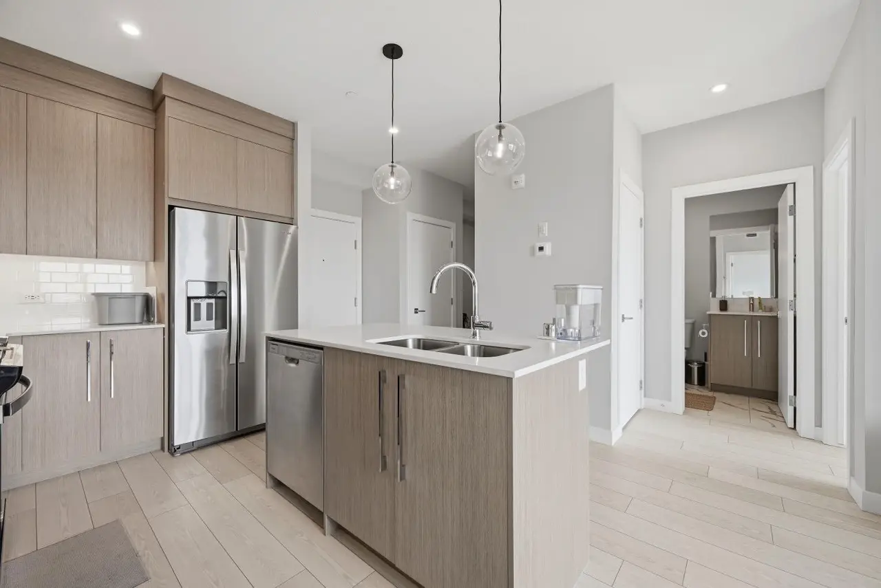 2304, 44 Skyview Parkway 