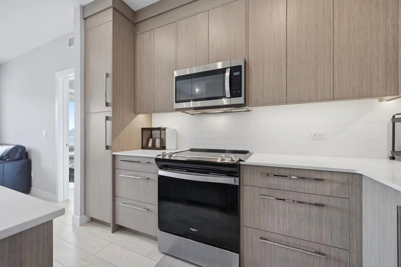 2304, 44 Skyview Parkway 