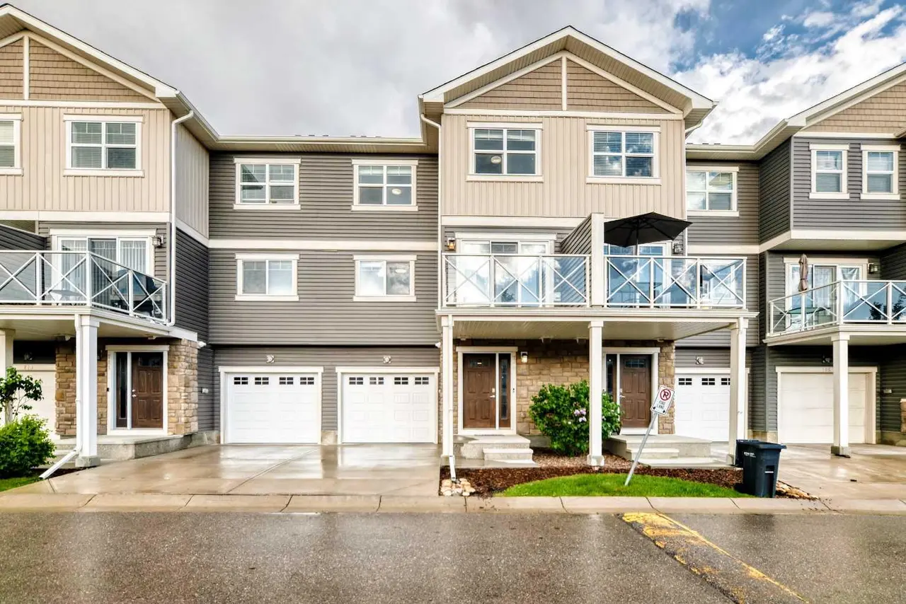 709 Skyview Ranch Grove NE