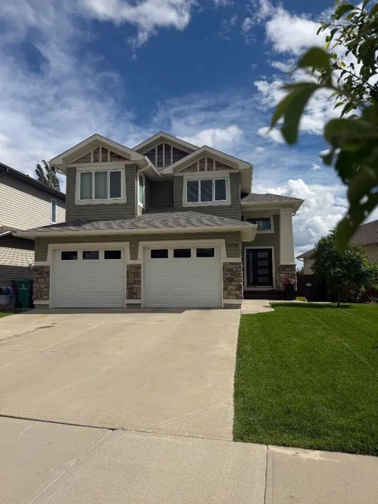 1656 Coalbanks Boulevard W