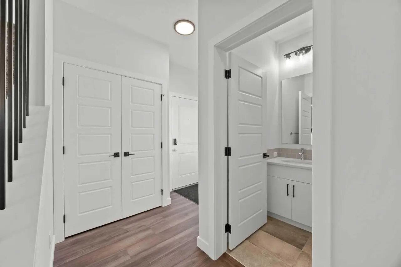 215 Sora Terrace SE