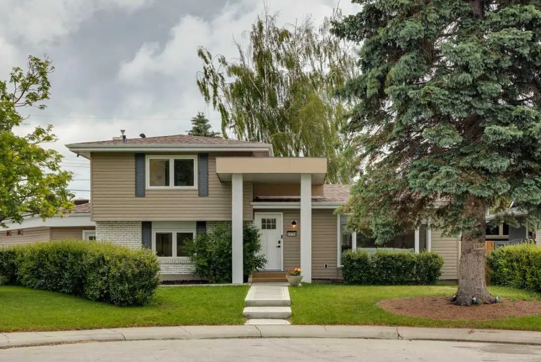 10719 Mapleglen Crescent SE