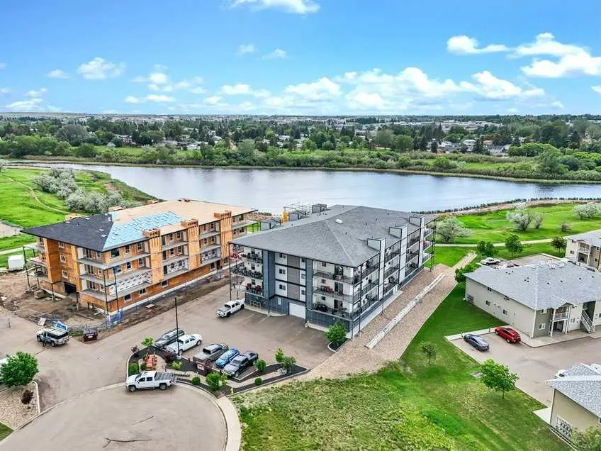 301, 499 Meadow Lake Court